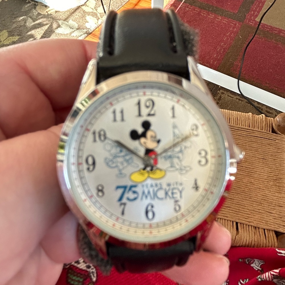 New. Disney and Mickey Mouse 75th Anniversary Collectible Watch by Avon. - Picture 7 of 12